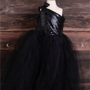 Elegant Black Sequin One-Shoulder Dress